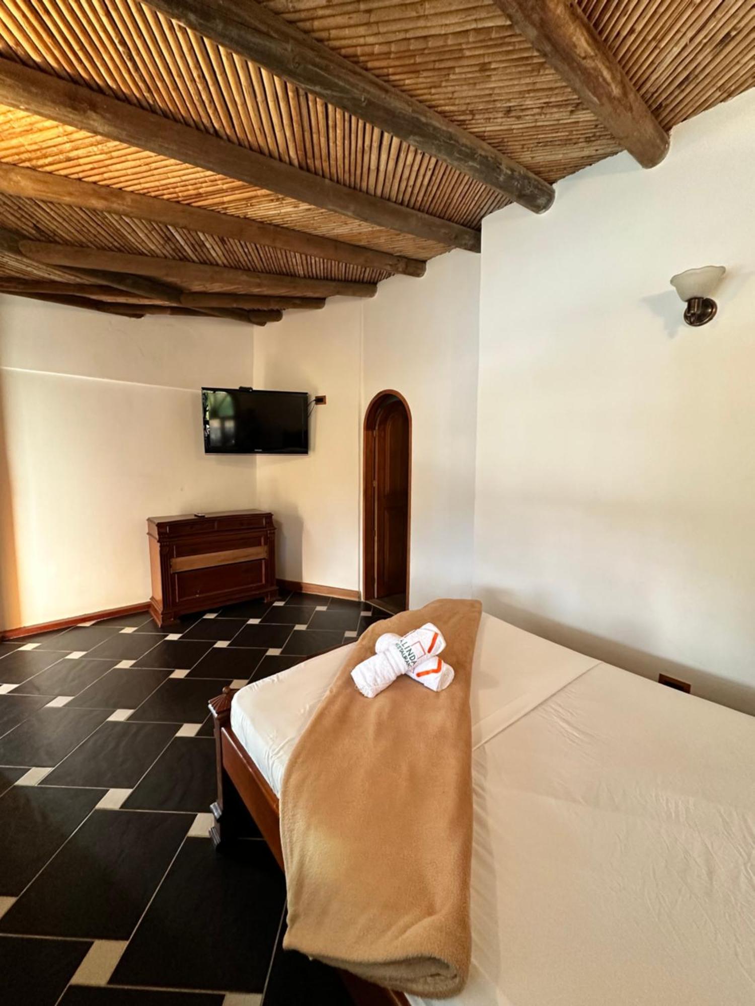Hotel Casa Linda Guatape Ngoại thất bức ảnh