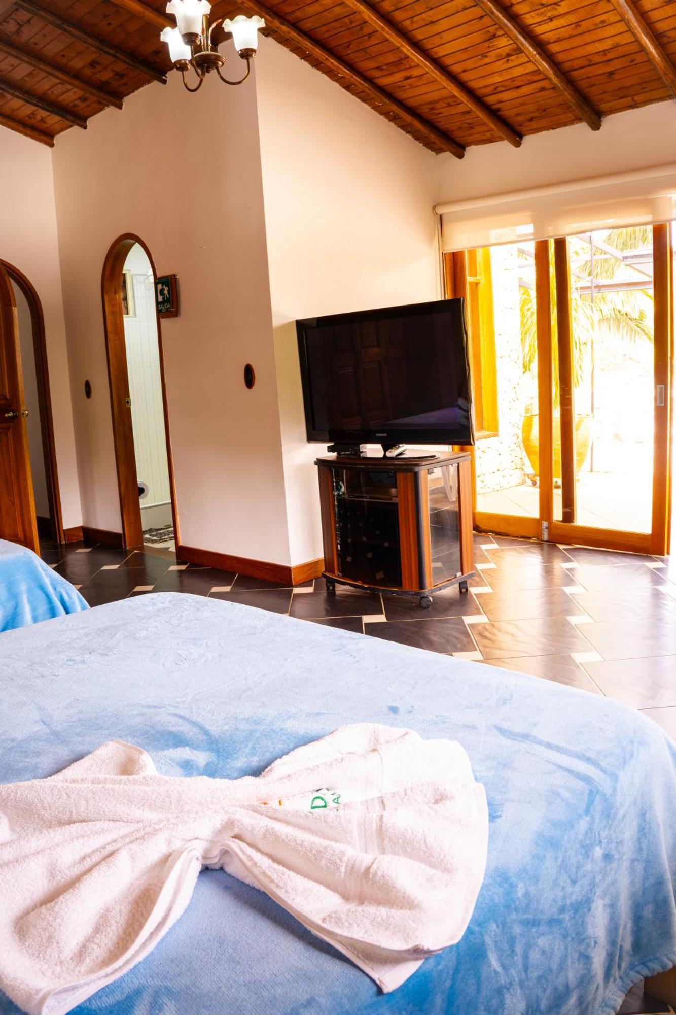 Hotel Casa Linda Guatape Ngoại thất bức ảnh